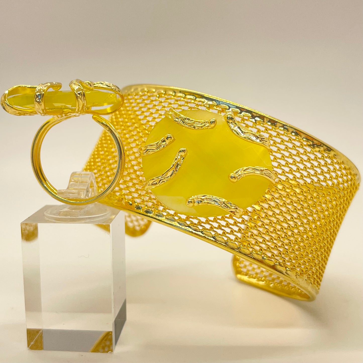 Mesh Gold Cuff Bracelet with Ring Jewelry Set