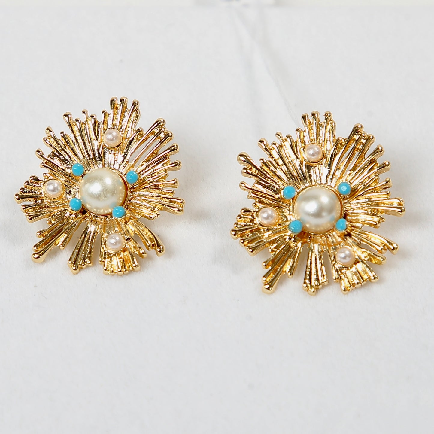 Gold Earrings with Pearl