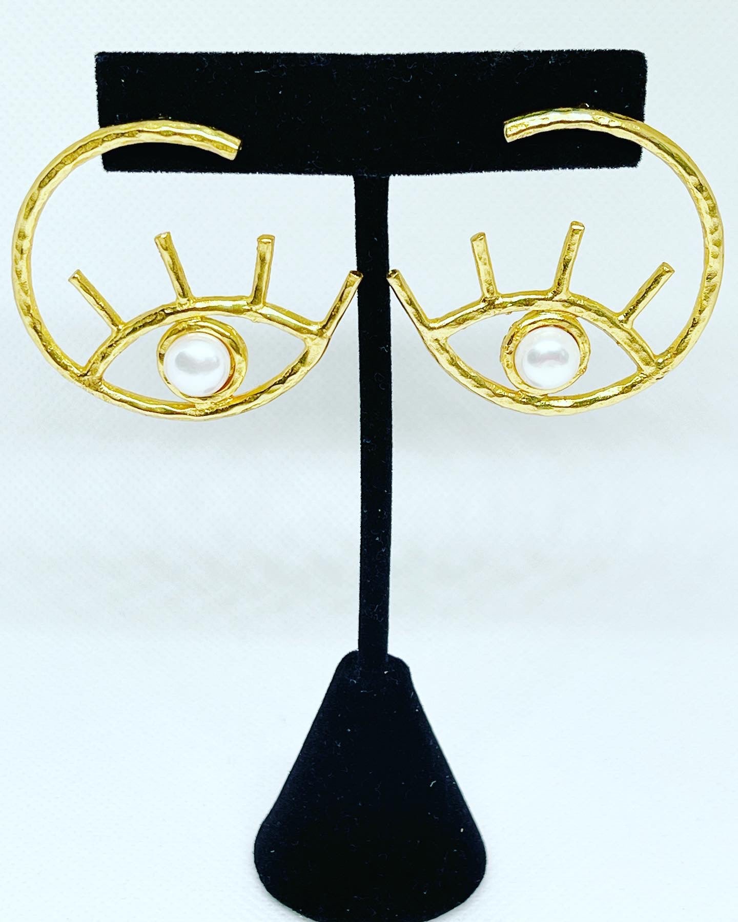 Pearl Eye Earrings